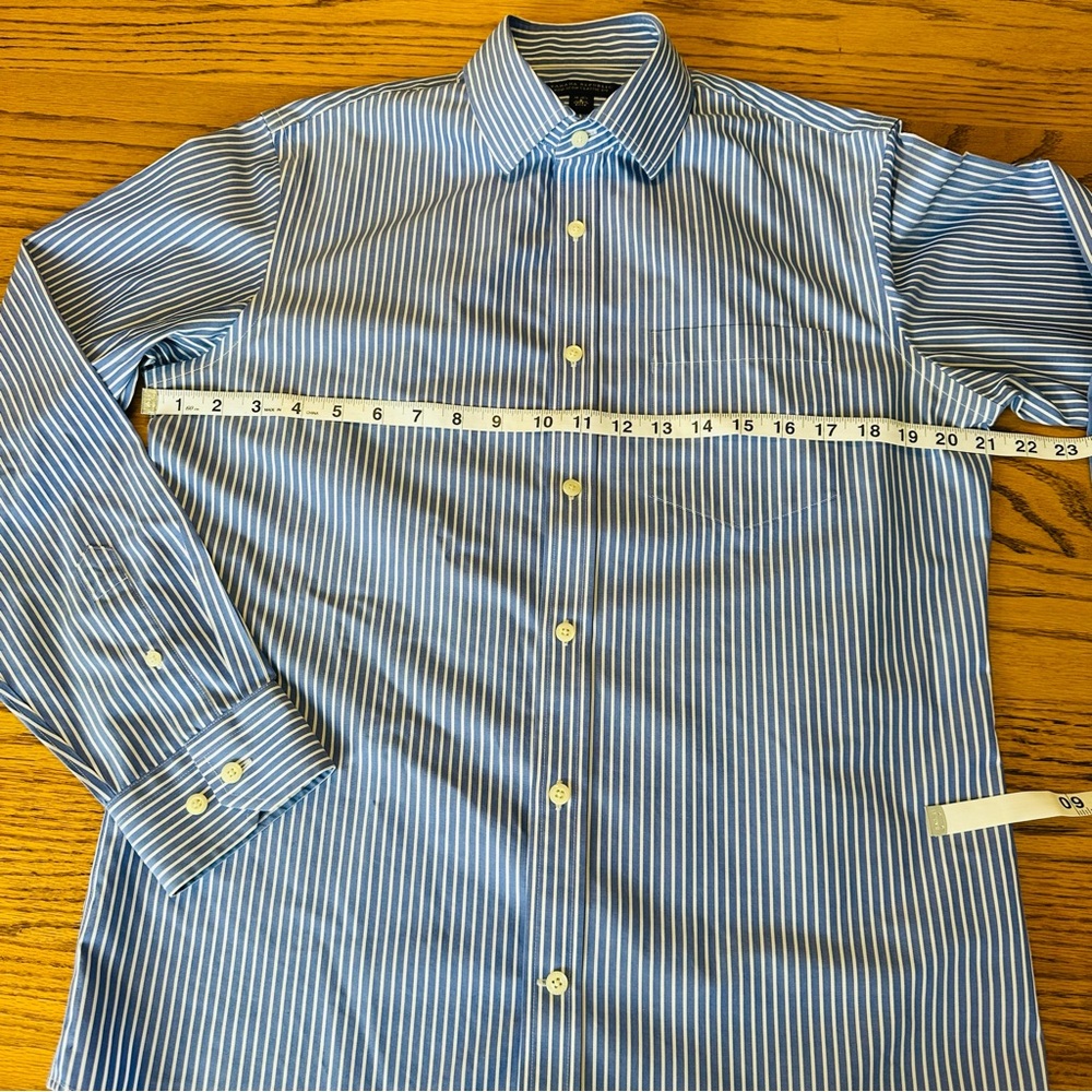 Banana Republic Men’s Non Iron Blue White Striped Classic Fit Dress Shirt Size S - Picture 3 of 9